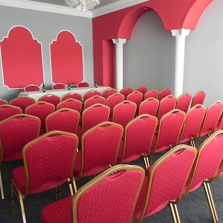 Garni Hotel Junior Bratislava Luaran gambar