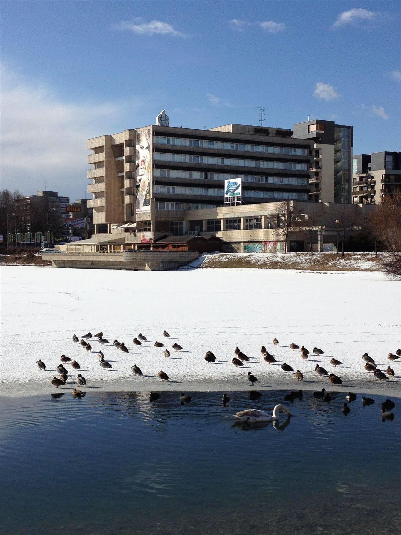 Garni Hotel Junior Bratislava Luaran gambar