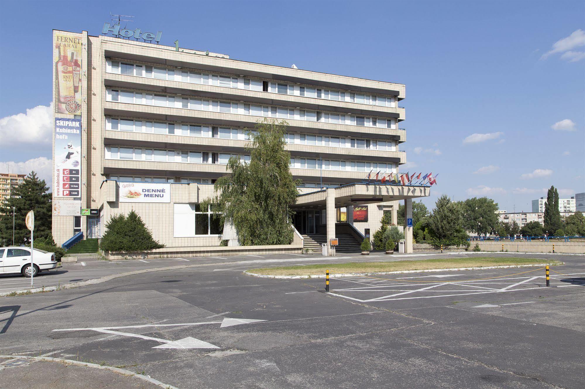 Garni Hotel Junior Bratislava Luaran gambar