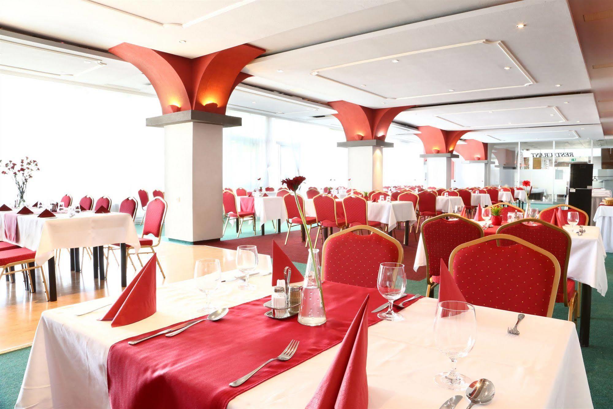 Garni Hotel Junior Bratislava Luaran gambar