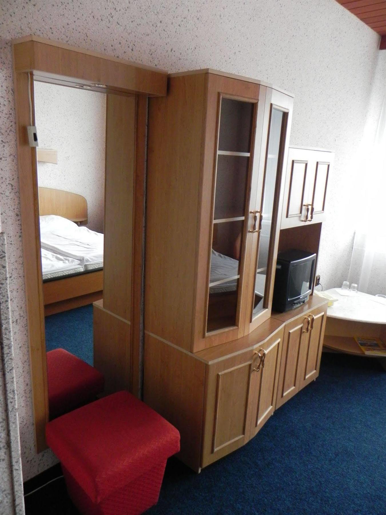 Garni Hotel Junior Bratislava Luaran gambar