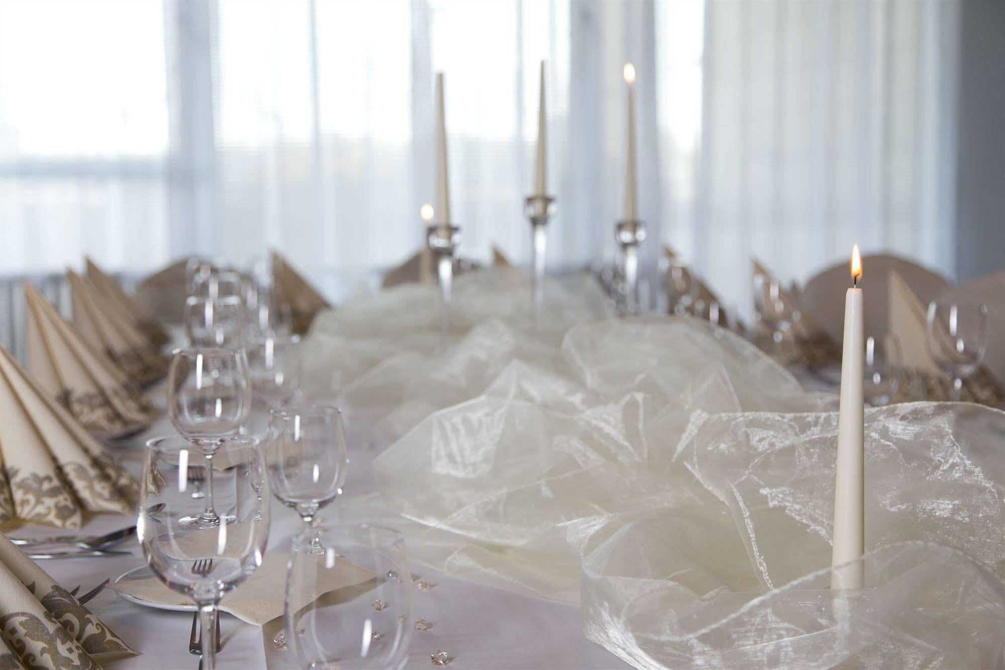 Garni Hotel Junior Bratislava Luaran gambar